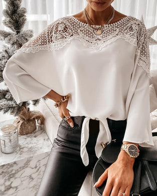 Koronkowa bluzka z rękawami nietoperza