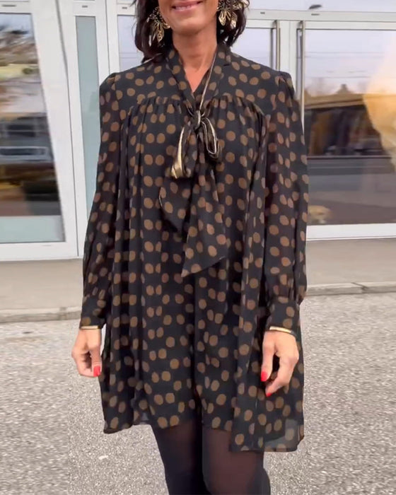 Sukienka z długim rękawem w kropki