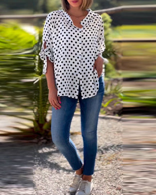 Bluzka z nadrukiem w kropki i półrękawem