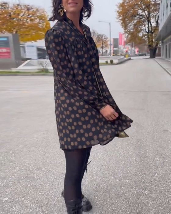 Sukienka z długim rękawem w kropki