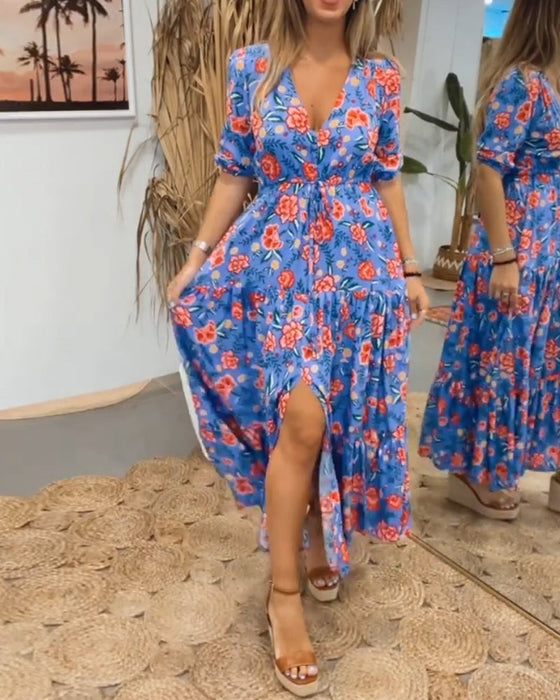 Sukienka z nadrukiem w róże i rozcięciami