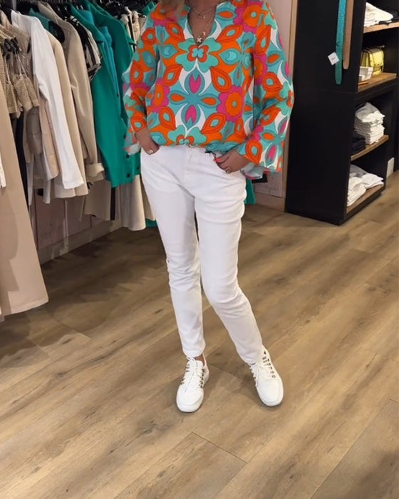 Bluzka o luźnym uniwersalnym fasonie i nadrukach