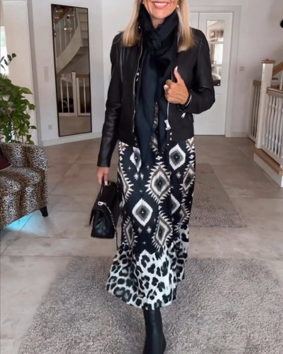 Sukienka z długim rękawem i geometrycznym nadrukiem