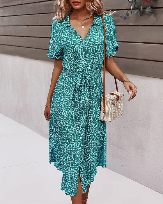 Sukienka z krótkim rękawem i kwiatowymi nadrukami