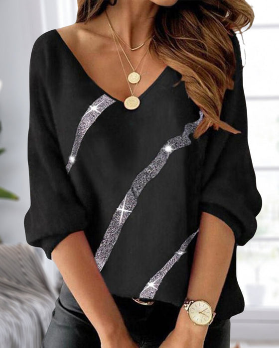 Top z długim rękawem z nadrukiem liter i piór