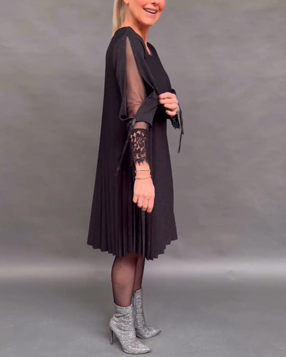 Patchworkowa koronkowa plisowana sukienka w jednolitym kolorze