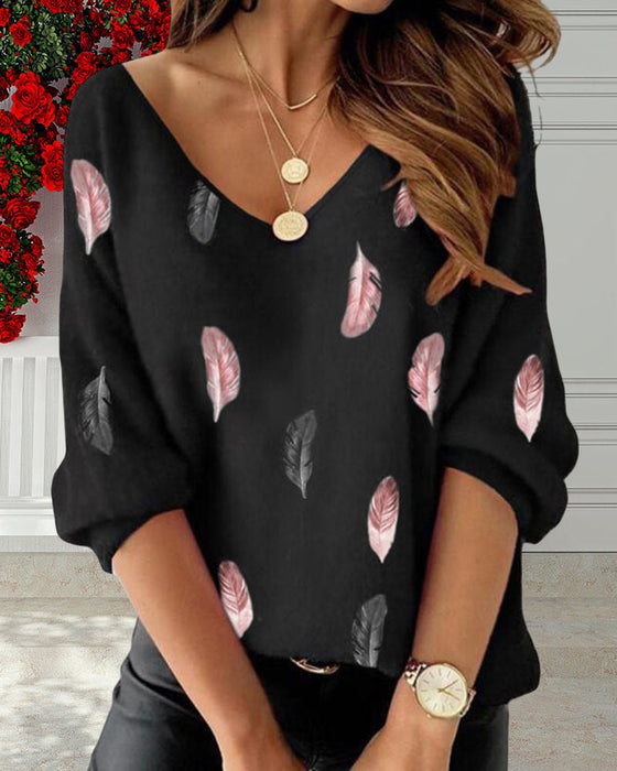 Top z długim rękawem z nadrukiem liter i piór