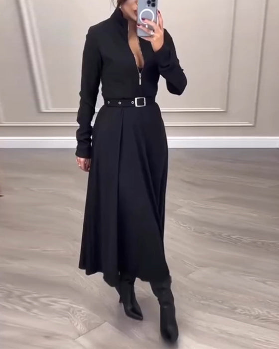 Sukienka ze stójką zapinana na zamek