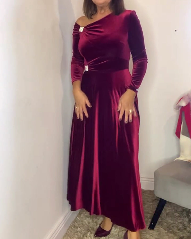 Sukienka Stylowy Aksamit Metalowe Sprzączki