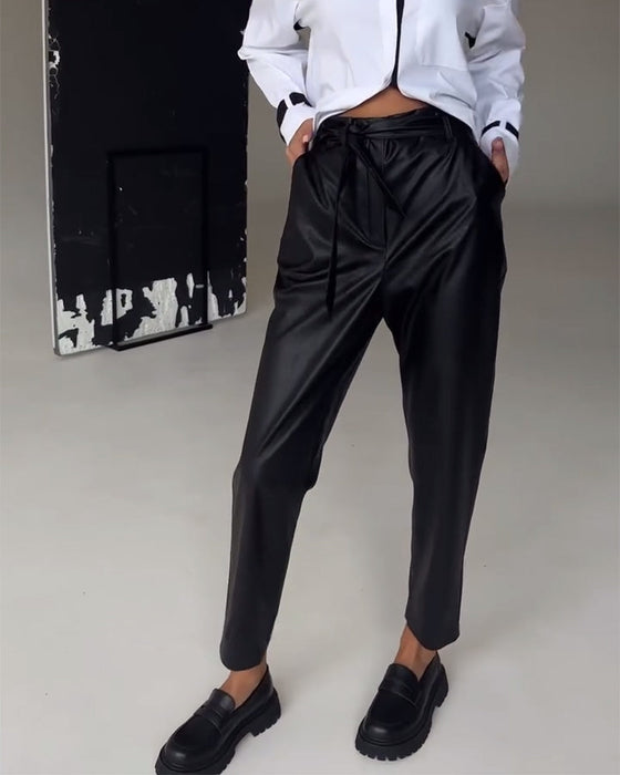 Spodnie z imitacji skóry o kroju slim fit