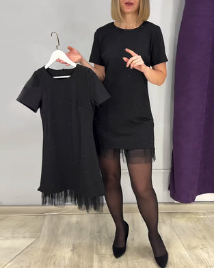 Krótkorękawowa Sukienka Z Haftem Z Cyrkoniami