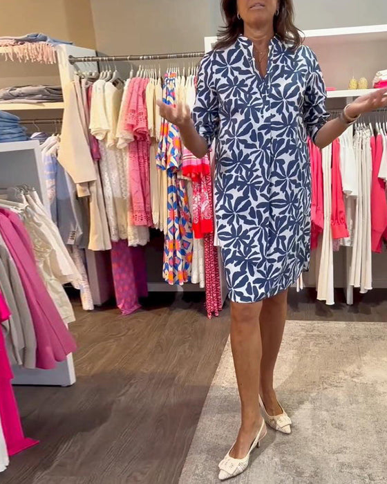 Sukienka na co dzień z nadrukiem powyżej kolana