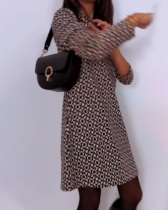 Sukienka w stylu casual z długimi rękawami