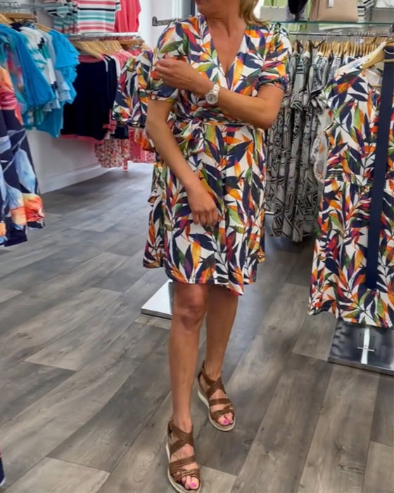 Sukienka z krótkim rękawem z dekoltem w serek