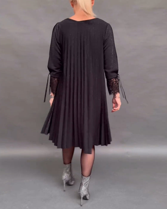 Patchworkowa koronkowa plisowana sukienka w jednolitym kolorze