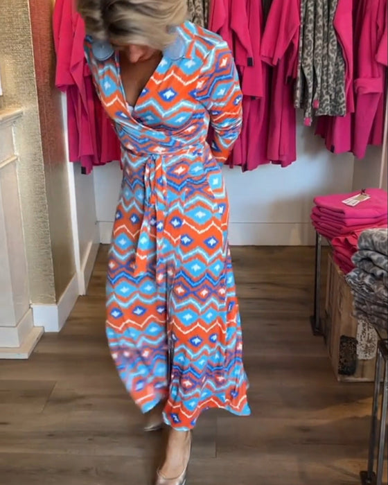 Sukienka z kolorowymi nadrukami