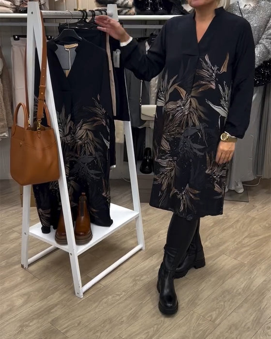 Sukienka Z Dekoltem W Szpic I Nadrukiem W Liście Z Długimi Rękawami