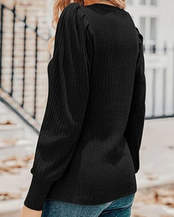 Jednokolorowy top z długim rękawem i dekoltem w kształcie litery V