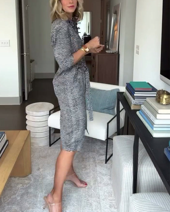 Sukienka z nadrukiem z guzikami