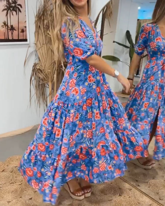 Sukienka z nadrukiem w róże i rozcięciami