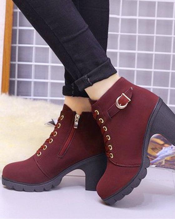 Sznurowane buty na grubym obcasie