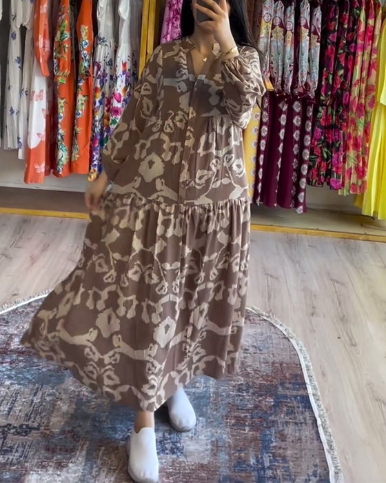 Luźna sukienka zapinana na guziki z nadrukiem