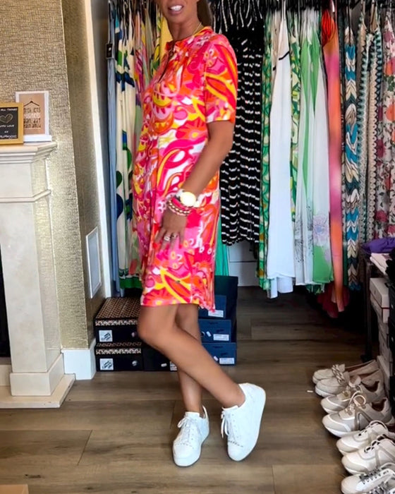 Sukienka z kieszeniami i nadrukiem z krótkim rękawkiem