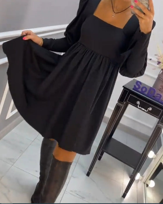 Elegancka sukienka z kwadratowym dekoltem