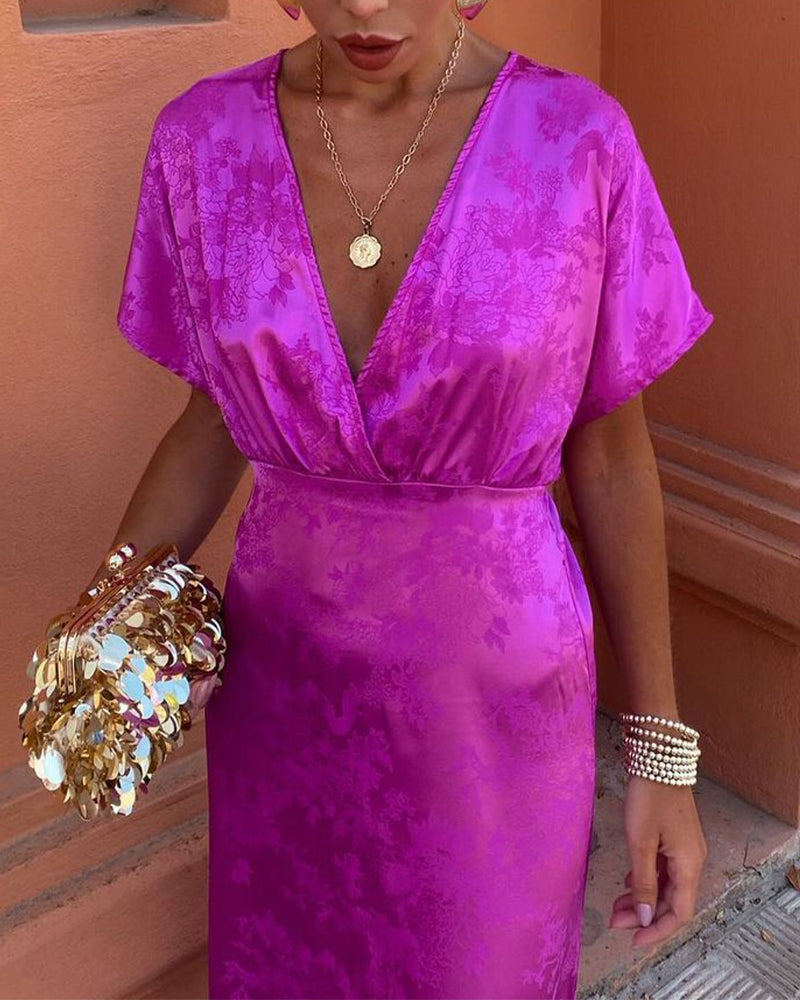 Sukienka z dekoltem V w jednolitym kolorze