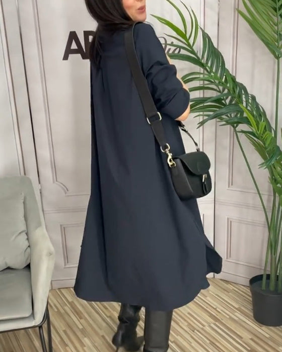 Sukienka z guzikami w jednolitym kolorze