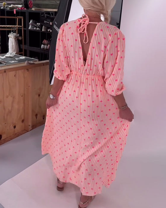 Sukienka Elegancka Dekolt W Serek Wzór W Serca