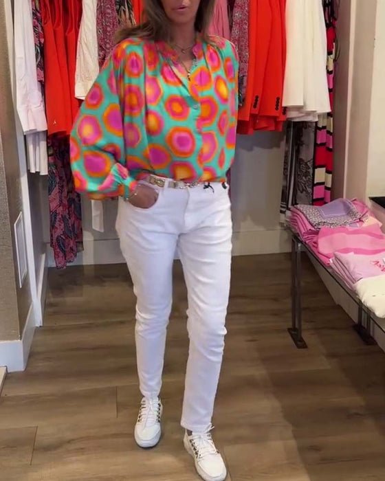 Koszula z kolorowym geometrycznym nadrukiem i stójką