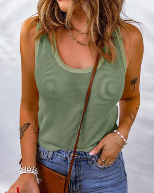 Top w jednolitym kolorze z dekoltem w kształcie litery U