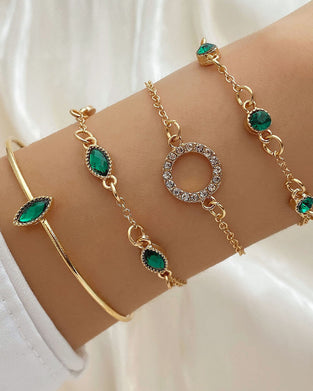 Zestaw czterech bransoletek z rombami i kryształkami