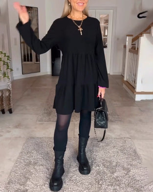 Prosta sukienka z długim rękawem w jednolitym kolorze