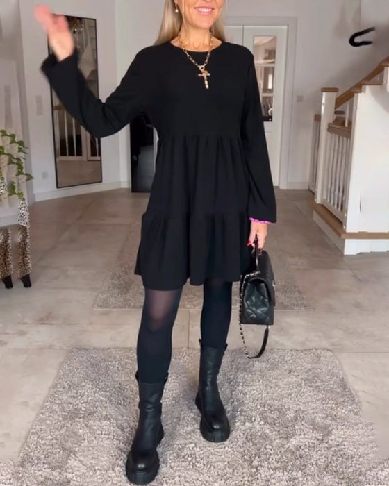 Prosta sukienka z długim rękawem w jednolitym kolorze