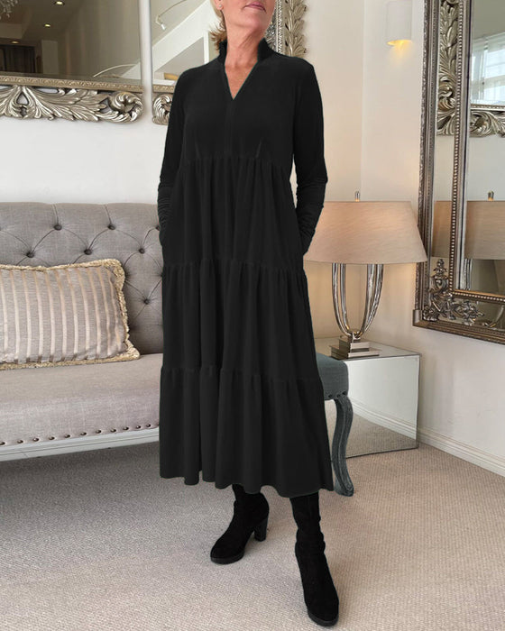 Sukienka z dekoltem w kształcie litery V i panelami