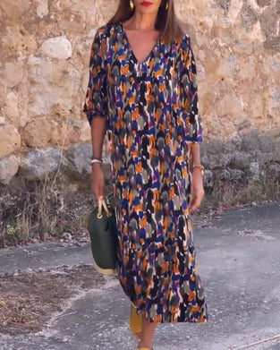 Sukienka z dekoltem w serek w stylu retro