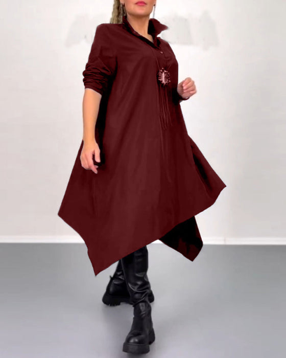 Sukienka o nieregularnym kroju w jednolitym kolorze