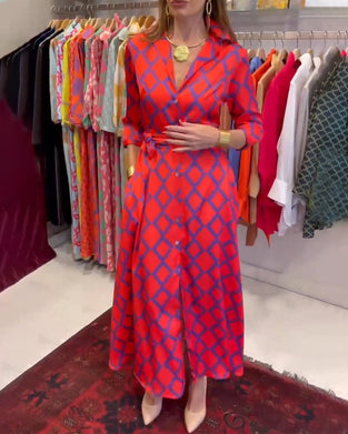 Sukienka koszulowa z dekoltem w serek i rękawami 3/4