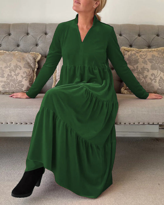 Sukienka z dekoltem w kształcie litery V i panelami