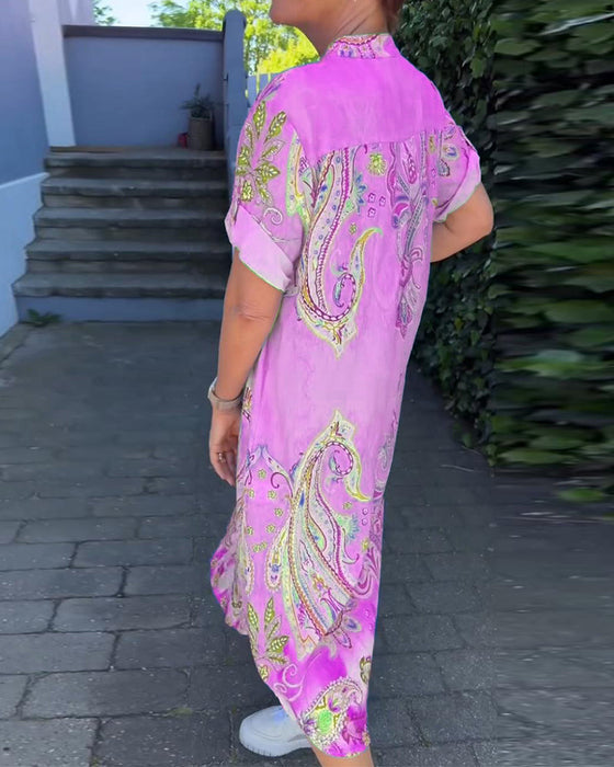 Sukienka z nadrukiem i dekoltem w kształcie litery V