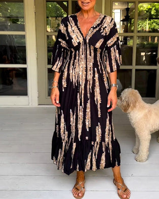Sukienka z rękawem 3/4 i dekoltem w szpic