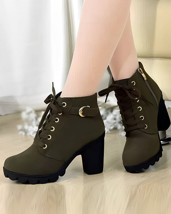 Sznurowane buty na grubym obcasie