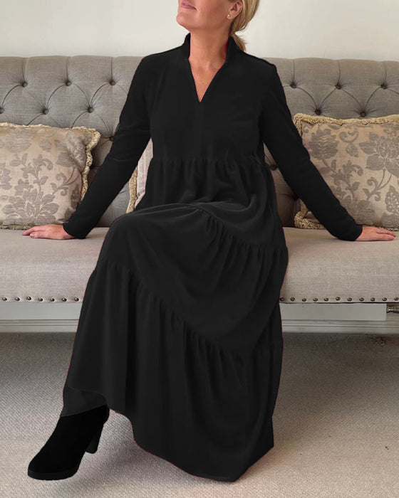 Sukienka z dekoltem w kształcie litery V i panelami