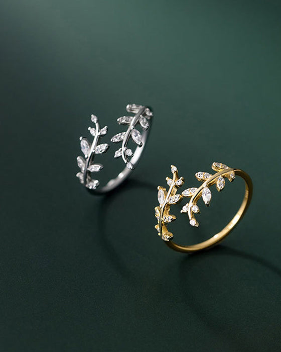 Pierścionki damskie Modny pierścionek z liściem na świeżym powietrzu