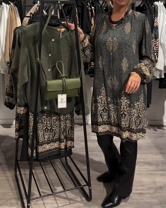 Sukienka z nadrukiem w stylu vintage, zapinana na guziki i klapy