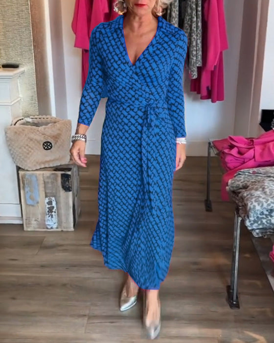 Elegancka sukienka maxi z dekoltem w kształcie litery V