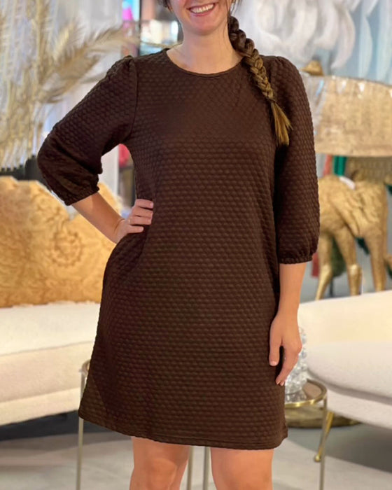 Elegancka sukienka w jednolitym kolorze