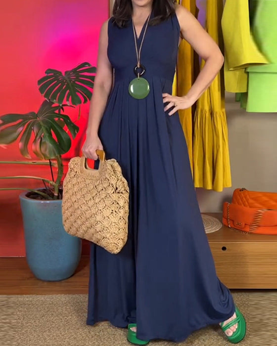 Elegancka, dopasowana, długa sukienka bez rękawów